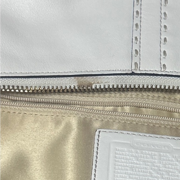 Vintage Coach White Leather Hobo Bag - Picture 9 of 13
